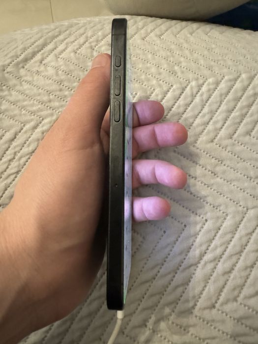 iPhone 15 Pro Max 256GB – aproape nou, baterie 100%, ecran afectat