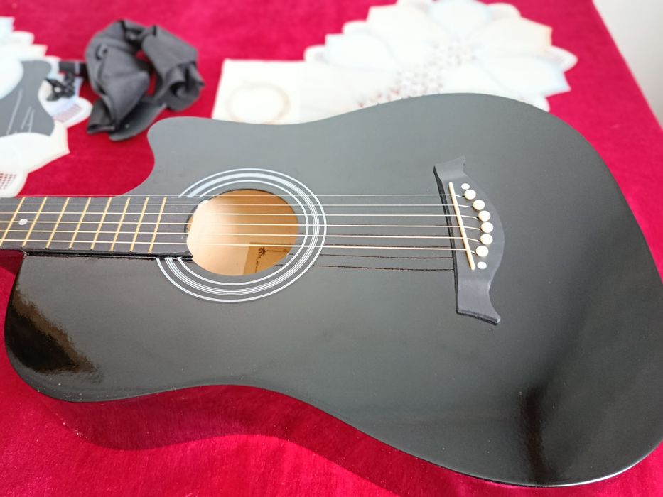 Гитара акустическая