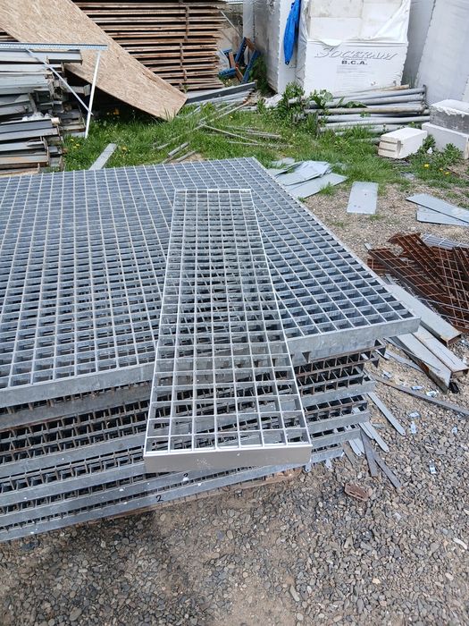 Trepte zincate galvanizate