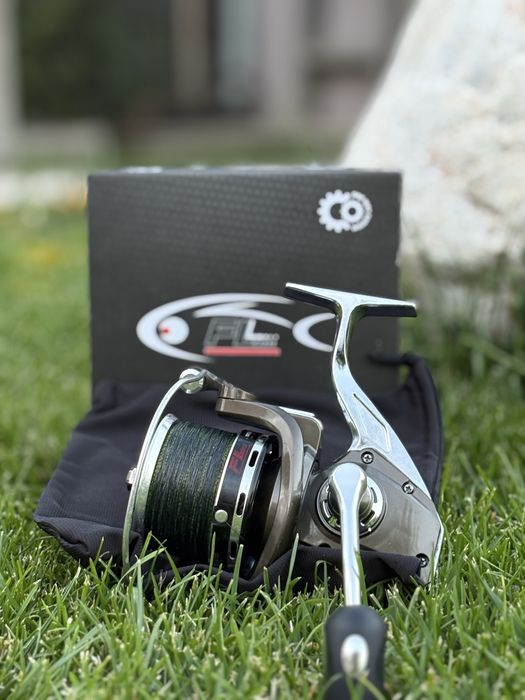 Продавам въдици,макари,колчета(сигнализатори,обгегачи]