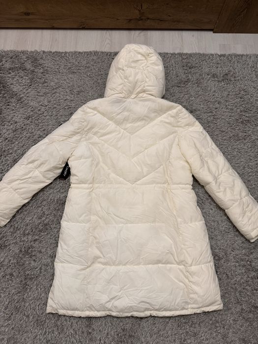 Оригинални дамски якета DKNY (бяло,черно)