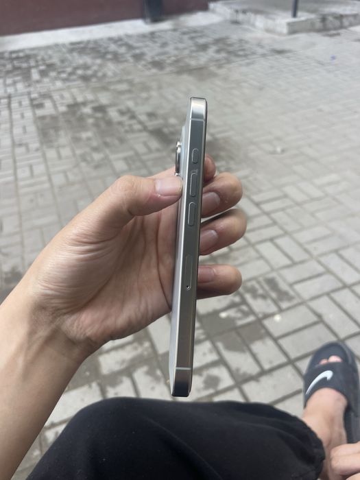 Продам Iphone 16 Pro