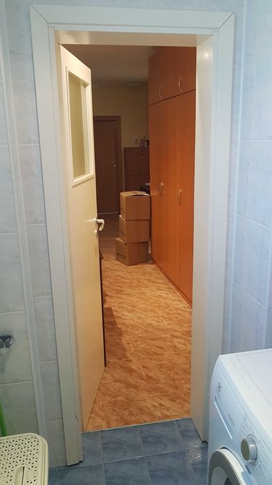 Продава дървена интериорна врата