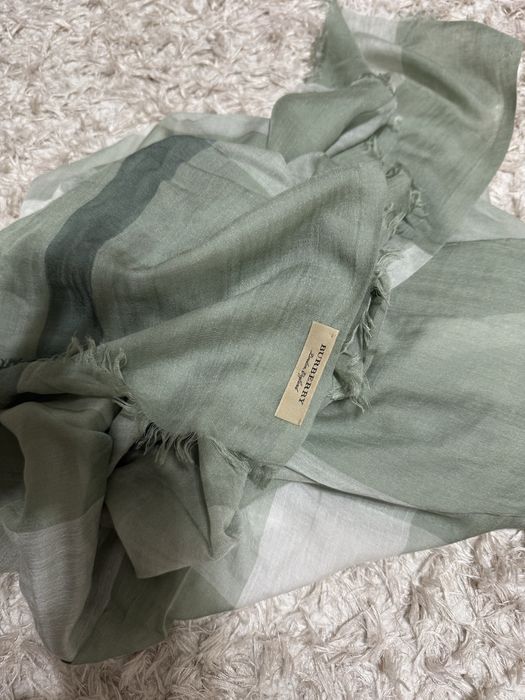 Esarfa burberry Noi