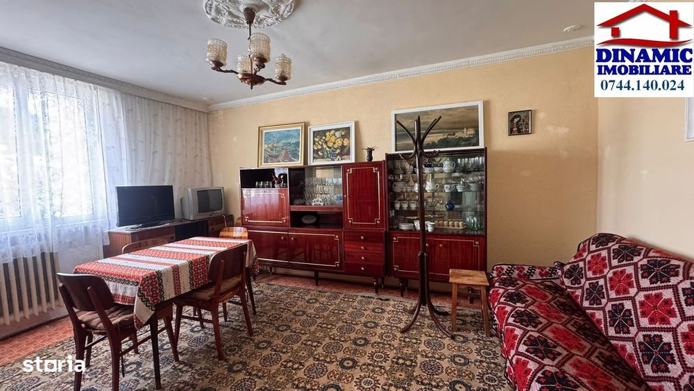 Ap 2 camere decomandat, etaj 3 – Precista, zona Școala 10, 49 000 Euro