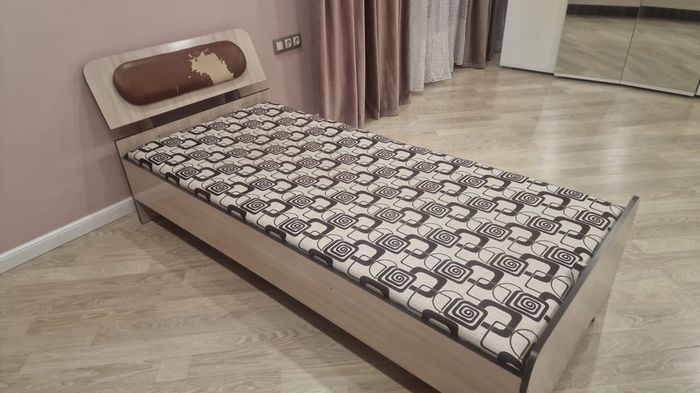 Кровать бу. Кровать 85х190см