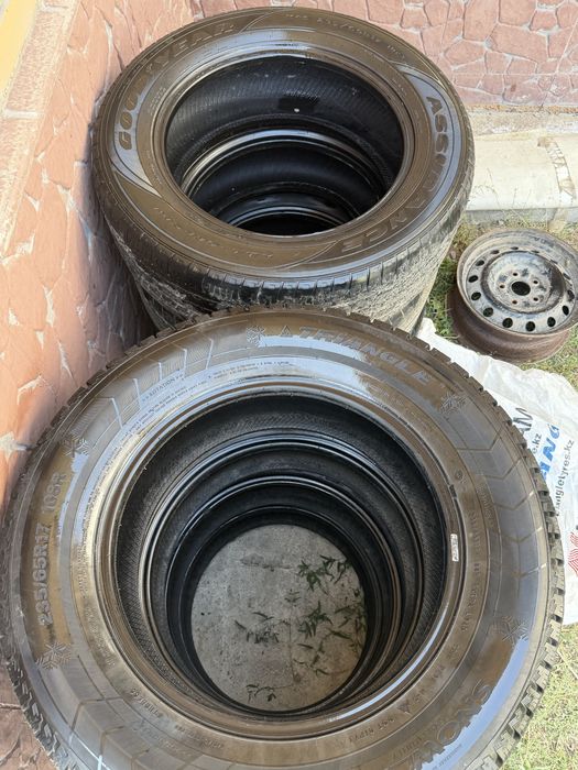 Шины продам 235/55/17