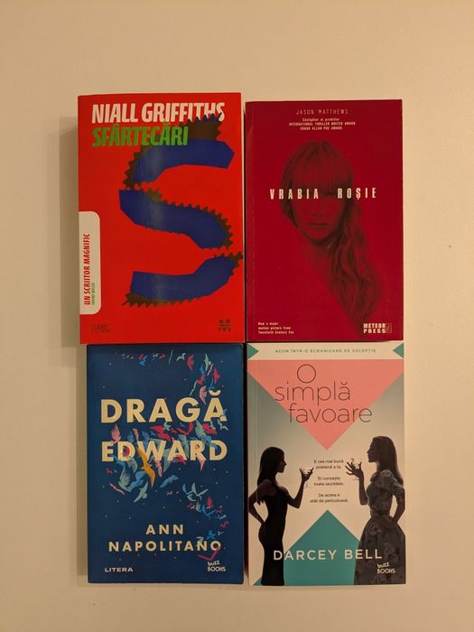 Lot de 4 cărți, stare foarte bună.