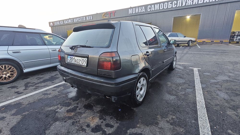 Продаю VW Golf 2l