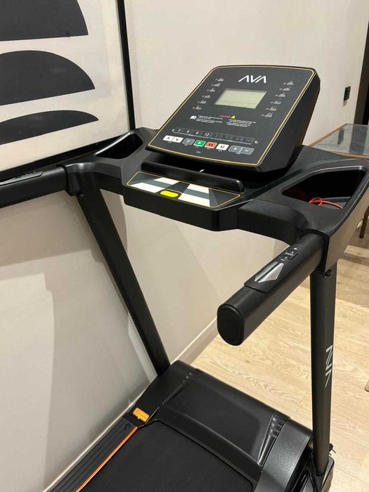 Продается Беговая дорожка AVA