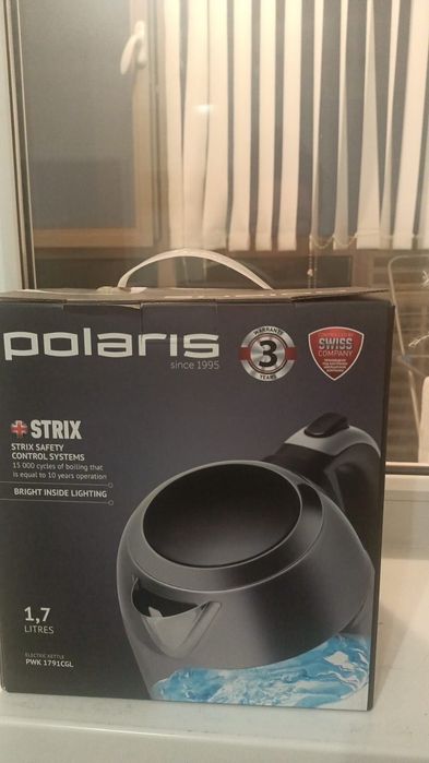 Электрический чайник Polaris