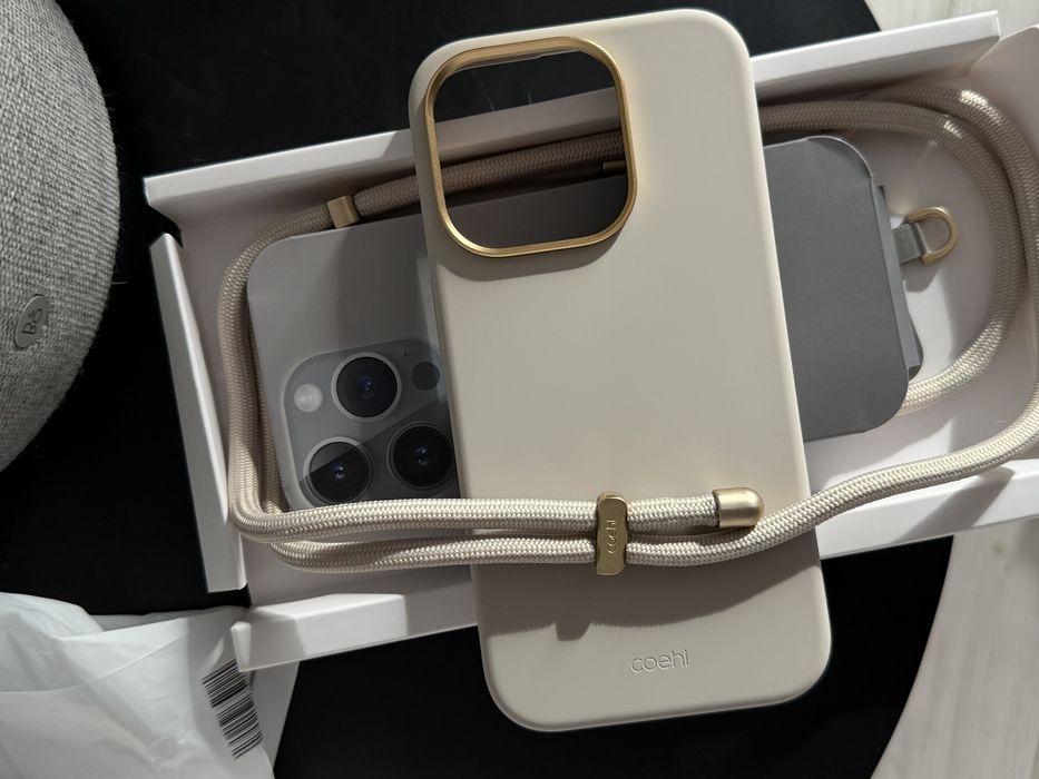 Продам чехол на iPhone 15 pro