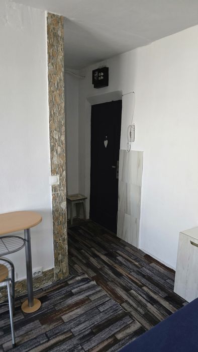 Închiriez Garsoniera