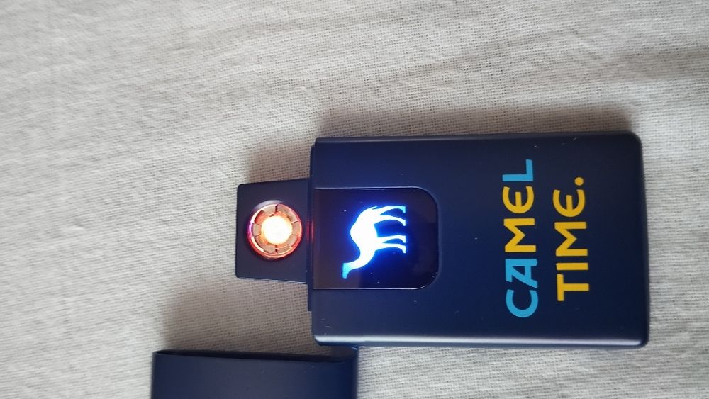 Bricheta Camel noua cu încărcător