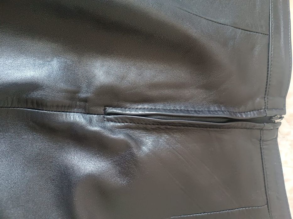 Чёрная кожаная юбка