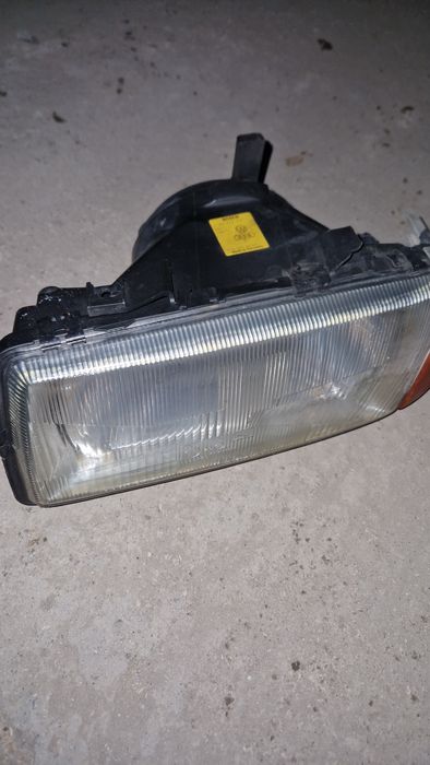 Левая фара на ауди б3