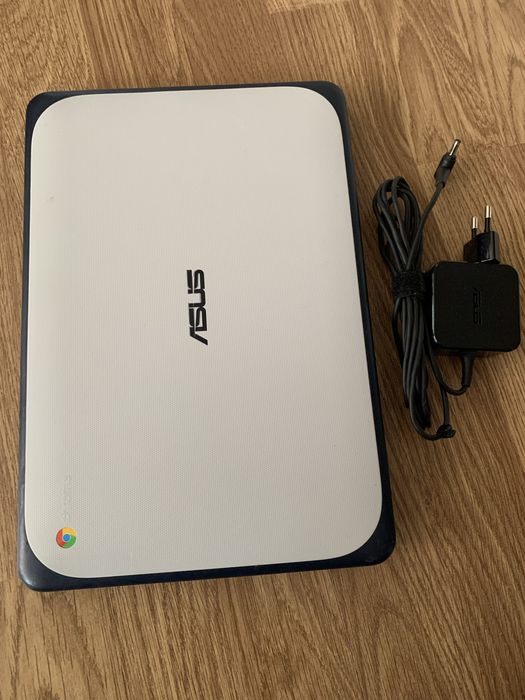 Laptop Asus Slim CheomeOs,Display 12 inch,4gb ram,baterie buna cu inca