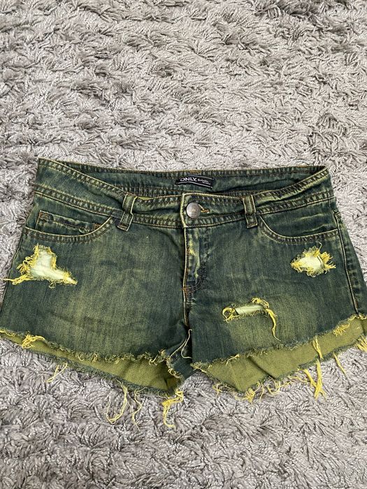 Къси панталони дамски