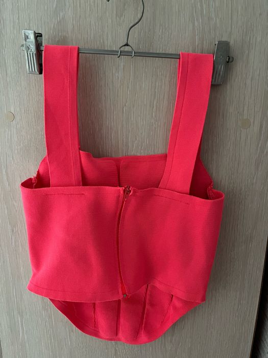 Продам топ, ярко - розового цвета