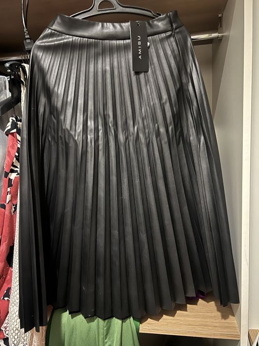 Платья, туфли, Guess, Rinascimento…