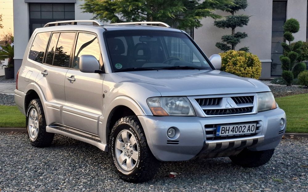 MITSUBISHI Pajero