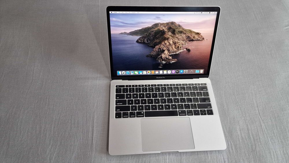 MacBook Pro (13-inch, 2017, Two Tunderbolt 3 ports) 8GB, SSD