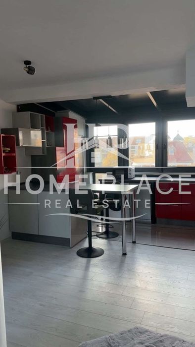 ПАРКОМЯСТО ! Тристаен апартамент под наем - Център