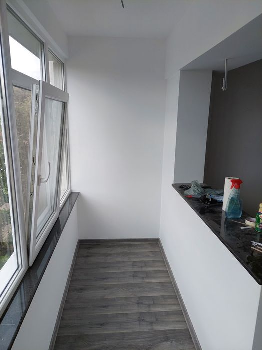 Zugrăvit, gletuit amenajări interioare instalații electrice și sanitar