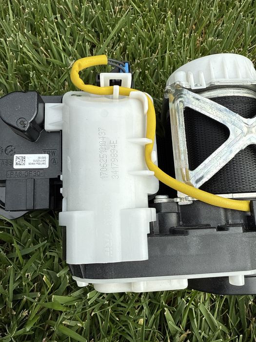 Centura dreapta bmw g30 g31 fata cu pretensioner si motoras