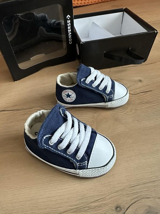 Бебешки обувки Converse и Колев и колев