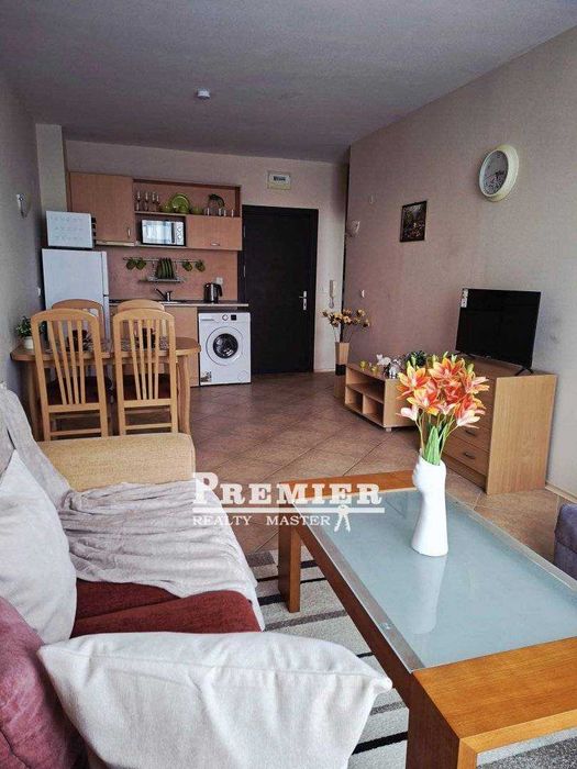 Продава се Двустаен апартамент в к.к. Слънчев бряг - 65 кв.м за 1154 €/кв.м - Снимка #2