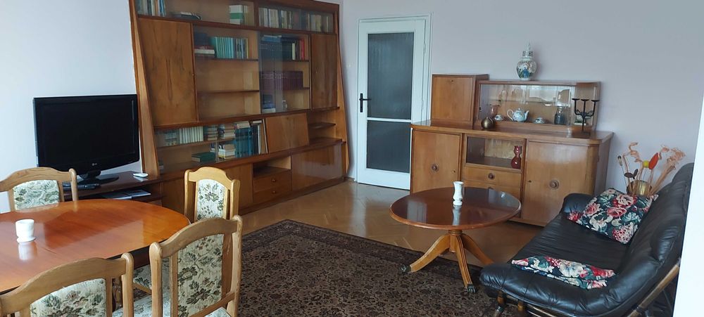 Дава се под наем Тристаен апартамент в София, Зона Б-18 - 100 кв.м за 747.66 € - Снимка #1