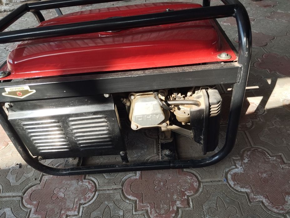 Бензиновый генератор