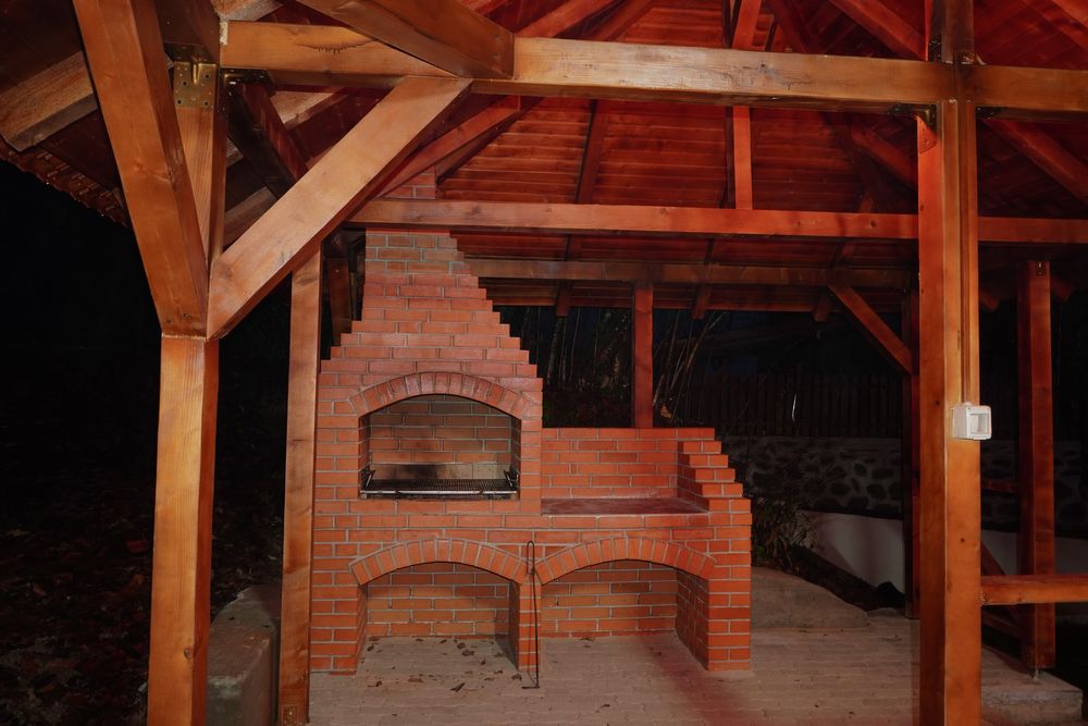 Cabană 13 persoane în jud. Arad de închiriat