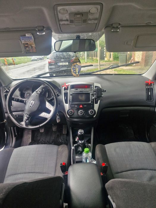 Vând kIA ED F5PC1 -CEE'D