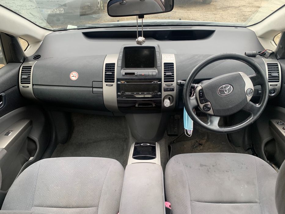 На части Toyota Prius II T3