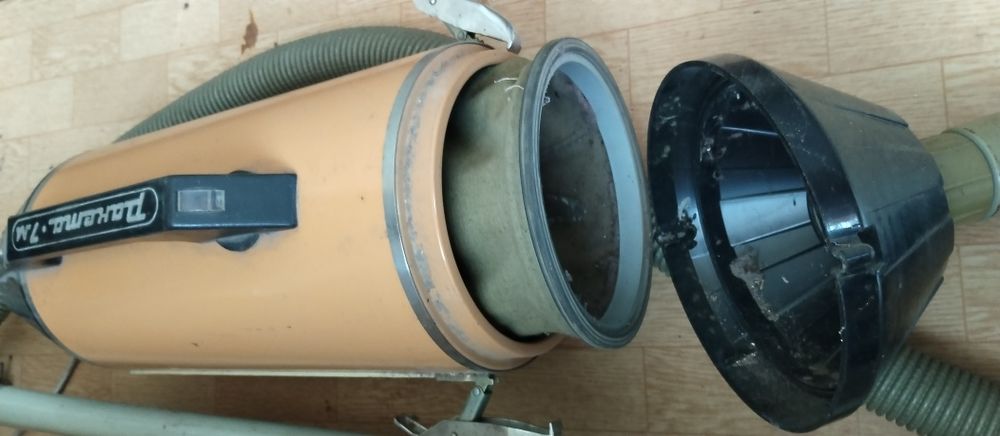 Прахосмукачки 2 бр.от 1974г