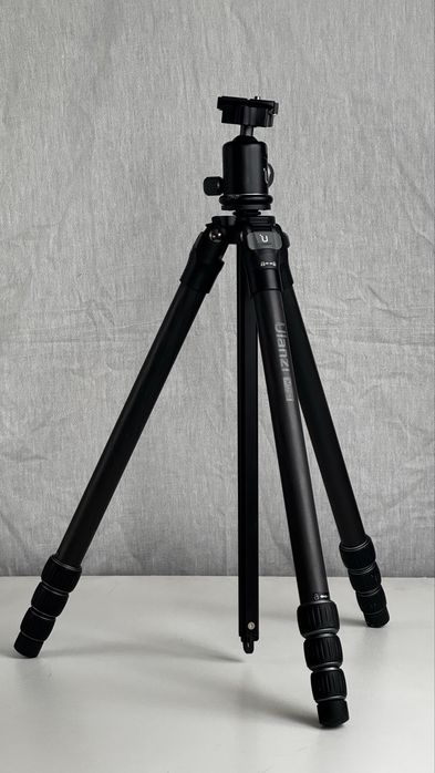 Продаю штатив Ulanzi MT-60, карбон