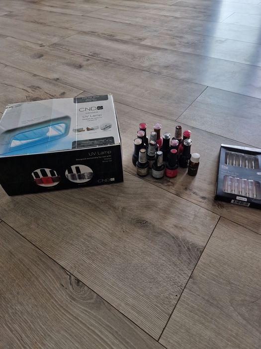 Vând chit  complet manichiura