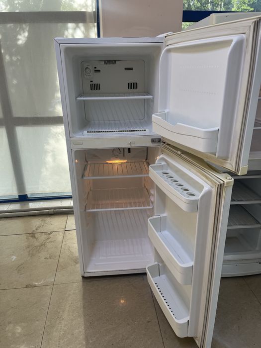 Холодильник LG рабочий