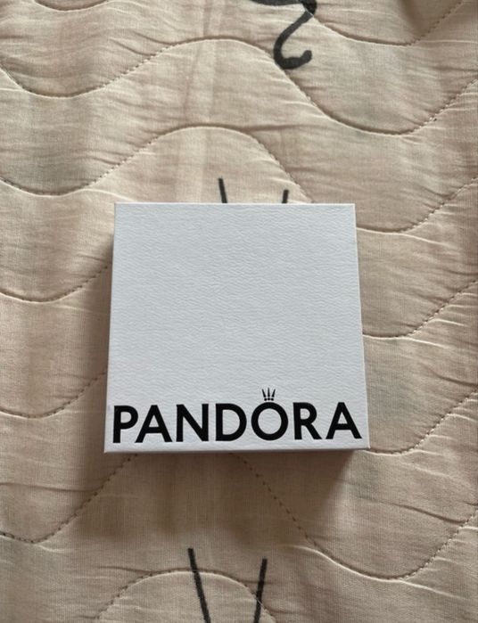 CITITI DESCRIEREAColier Pandora cu inimioare cu trei pietre din argint