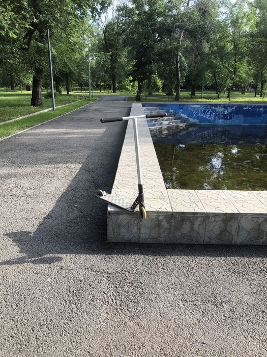 Самокат трюковой
