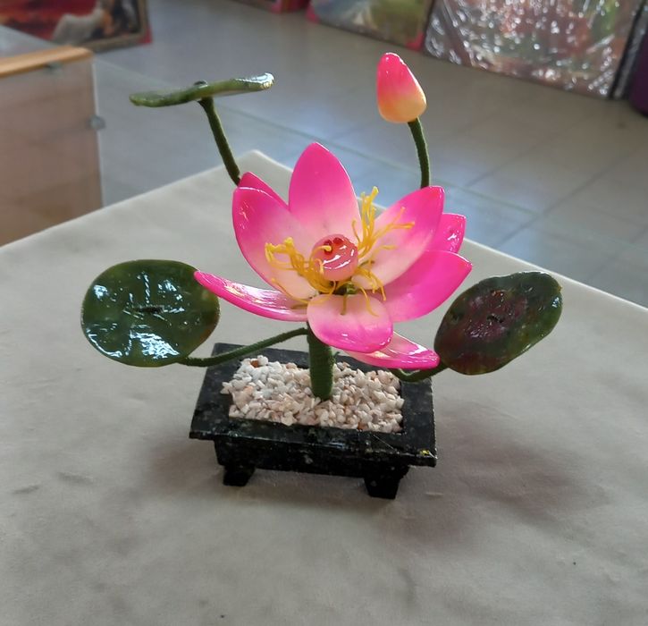 Фигурки  из  Селенита