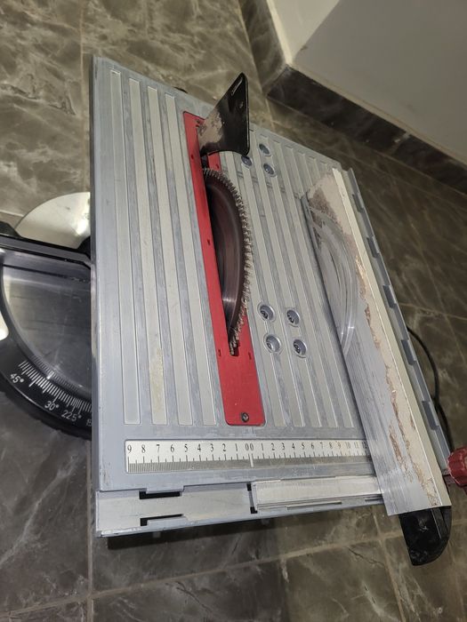 Универсальная торцовочная пила