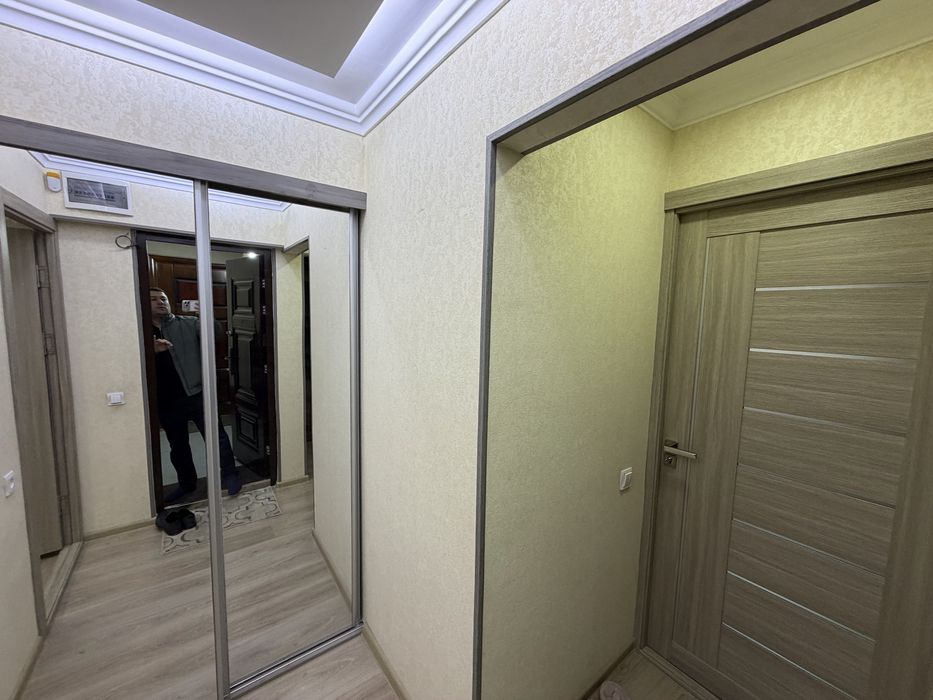 Сотилади 2хона вокзал 3 этаж 9 этажлик дом  6 метр балкон бор