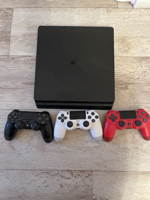 Продам PlayStation 4