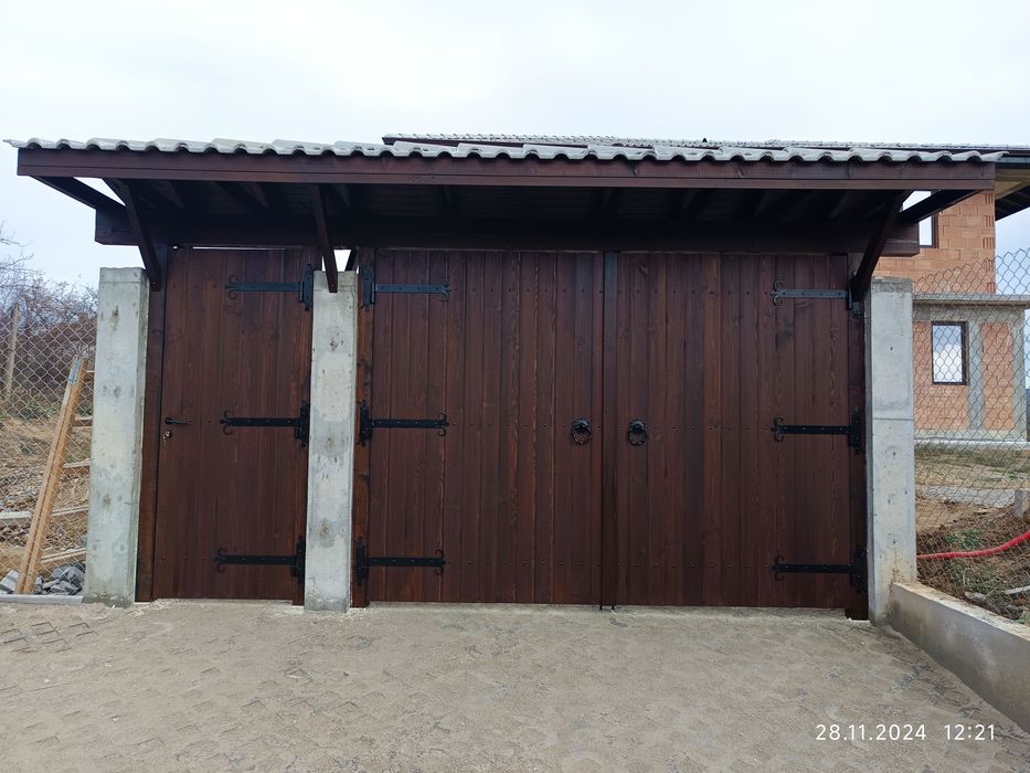 Изработка на дървени порти и гаражни врати