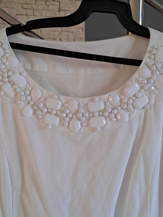 Rochie alba,mărimea 40.