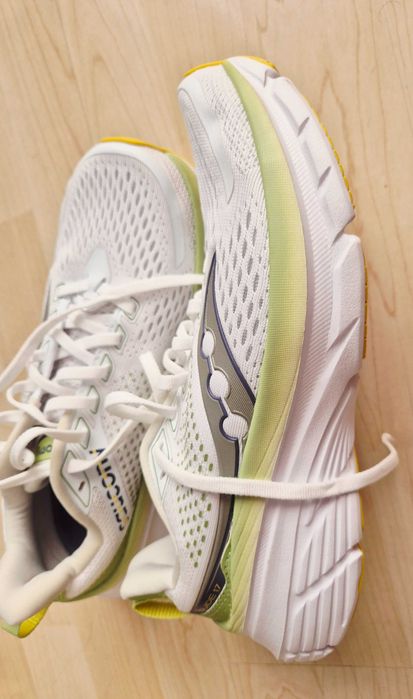 Дамски маратонки Saucony Guide 17