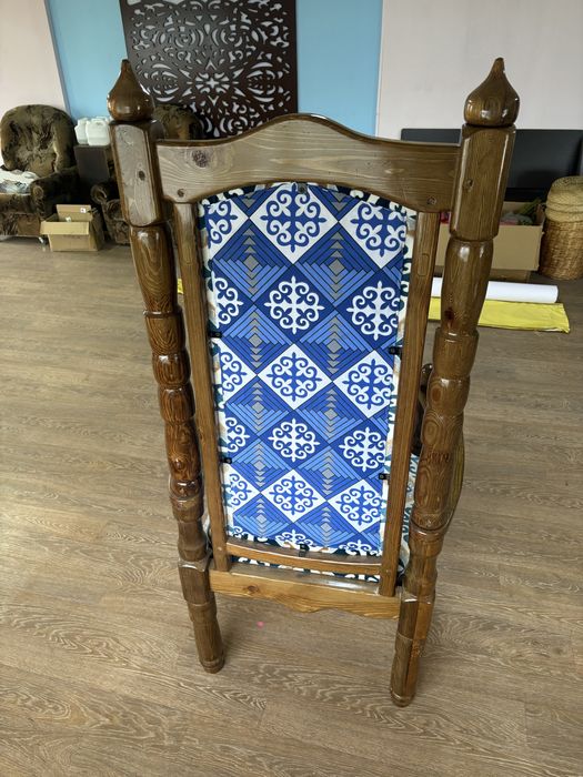 Продам национальный трон , кресло , стул